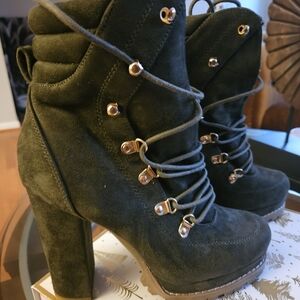 Liliana Olive Green Suede Heeled Boots